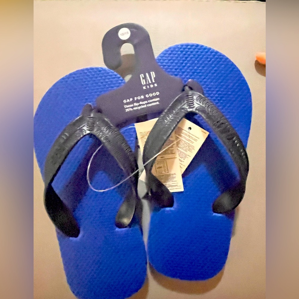 NWT Blue Slippers by Gap. Little Kids Size 12/13.